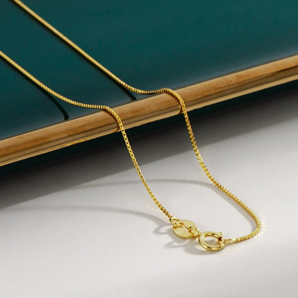 Silver Edge Box Chain